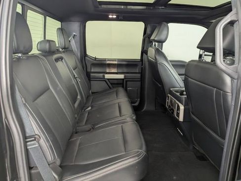 Used 2022 Ford F250 Lariat w/ Black Appearance Package image 19