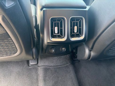 Used 2023 Kia Sorento S FWD image 11