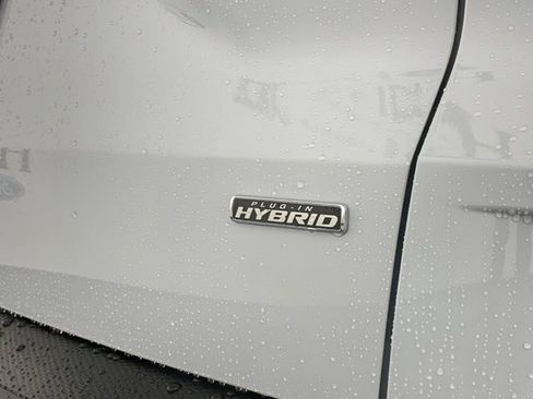 Used 2025 Ford Escape SE image 13