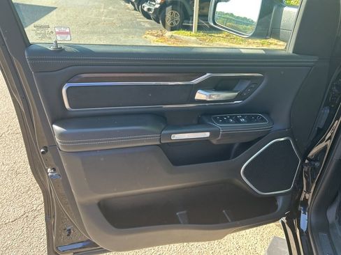 Used 2022 RAM 1500 Laramie AWD/4WD image 16