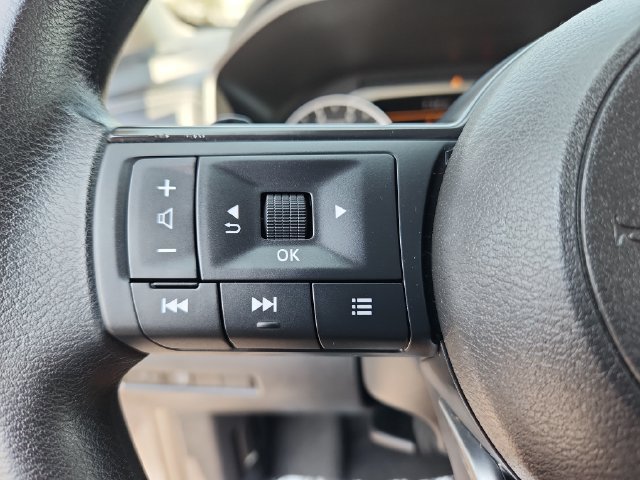 Used 2024 Nissan Rogue S AWD/4WD image 17
