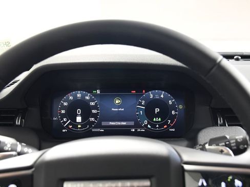 Used 2025 Land Rover Discovery Sport S image 31