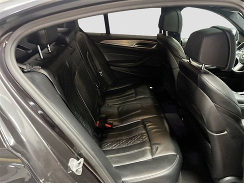 Used 2019 BMW M550i xDrive image 29