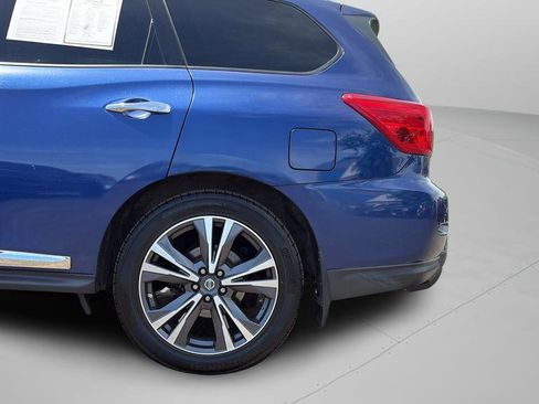 Used 2017 Nissan Pathfinder Platinum w/ Family Entertainment Package AWD/4WD image 30