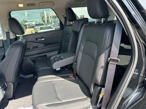New 2026 Nissan Pathfinder SL AWD/4WD image 25