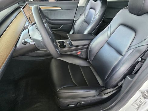 Used 2023 Tesla Model 3 Standard Range image 16