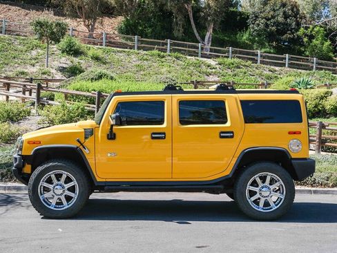 Used 2004 HUMMER H2 w/ Chrome Appearance Package image 3