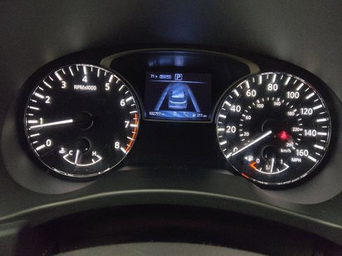 Used 2020 Nissan Pathfinder SV AWD/4WD image 23