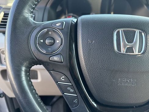 Used 2017 Honda Pilot Touring image 21