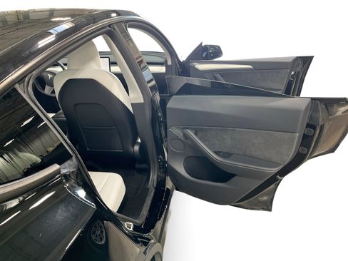 Certified 2023 Tesla Model Y Long Range AWD/4WD image 12