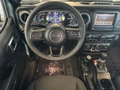 Used 2023 Jeep Wrangler Unlimited AWD/4WD image 16