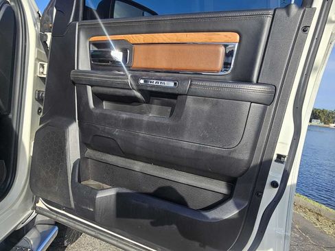 Used 2016 RAM 1500 Laramie Longhorn w/ Convenience Group AWD/4WD image 17