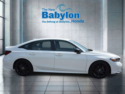 Used 2025 Honda Civic Sport image 5