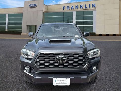 Used 2020 Toyota Tacoma TRD Sport AWD/4WD image 2