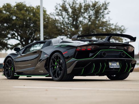 Used 2021 Lamborghini Aventador SVJ image 15