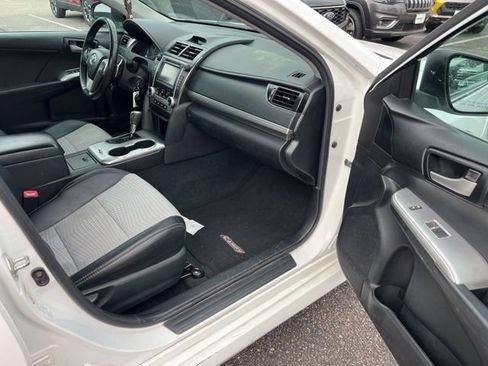 Used 2013 Toyota Camry SE FWD image 12