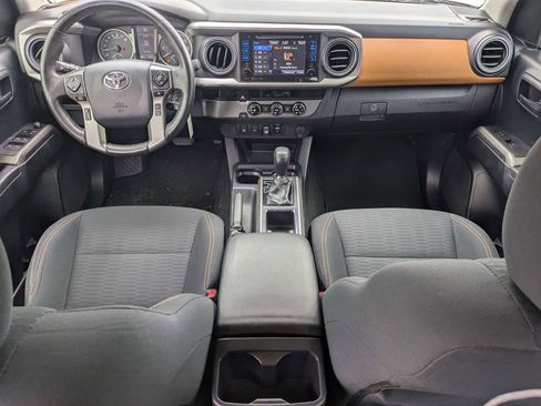 Used 2018 Toyota Tacoma SR5 image 15