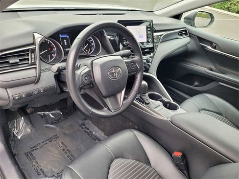 Used 2024 Toyota Camry SE image 7