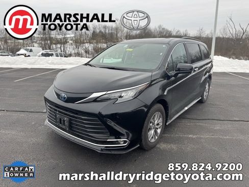 Used 2024 Toyota Sienna XLE image 7
