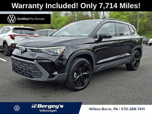 Used 2025 Volkswagen Taos SE AWD/4WD image 1