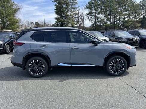 New 2026 Nissan Rogue Platinum image 6