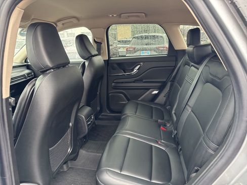 Used 2023 Lincoln Corsair Standard image 8
