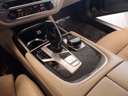 Used 2017 BMW 740i RWD image 66