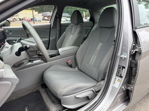 Certified 2023 Hyundai Elantra SEL w/ Convenience Package FWD image 22