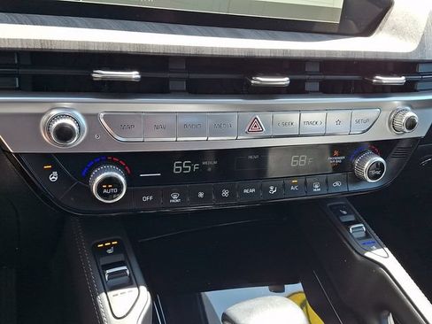 Used 2023 Kia Telluride EX AWD/4WD image 16