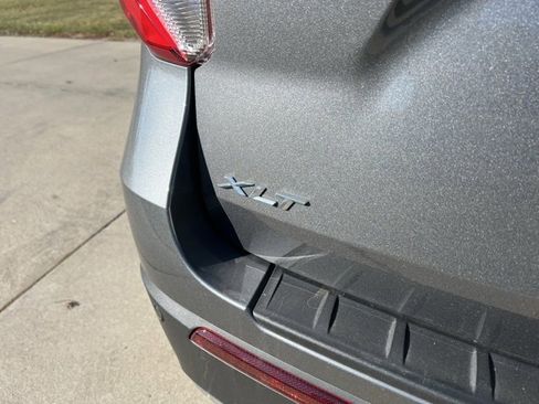 Used 2023 Ford Explorer XLT image 10