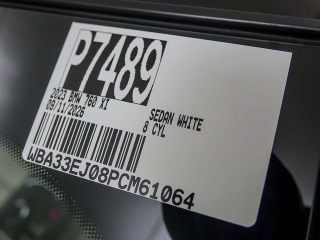 Used 2023 BMW 760i xDrive AWD/4WD image 31
