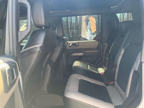 Used 2022 Ford Bronco Wildtrak image 14