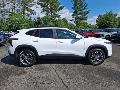 Certified 2024 Chevrolet Trax LT w/ Driver Confidence Package FWD image 7