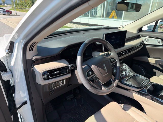 Used 2022 Lincoln Nautilus Reserve w/ Equipment Group 202A AWD/4WD image 13