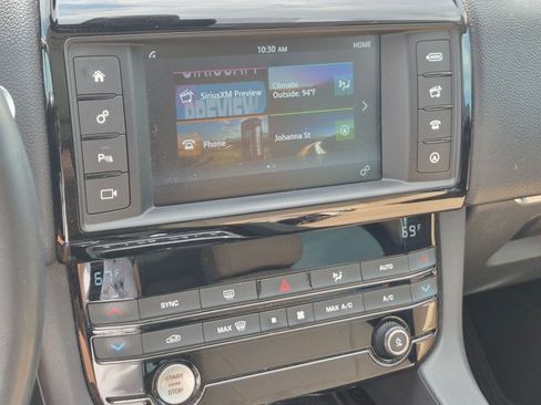 Used 2018 Jaguar F-PACE Premium AWD/4WD image 11