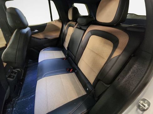 Used 2026 Chevrolet Equinox ACTIV w/ LPO, Floor Liner Package AWD/4WD image 25