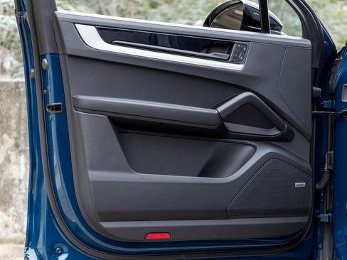 New 2025 Porsche Cayenne S image 21