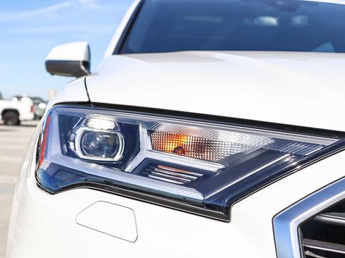 Used 2023 Audi Q7 2.0T Premium w/ Convenience Package image 9