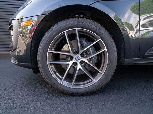 Certified 2026 Porsche Macan AWD/4WD image 23