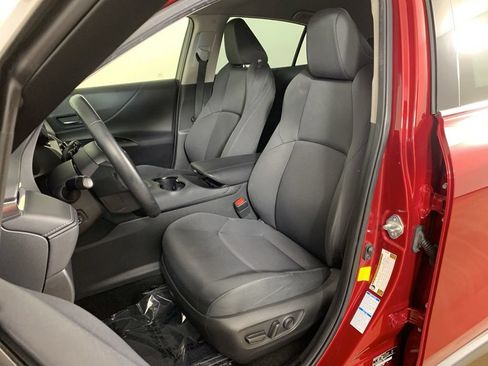 Used 2021 Toyota Venza LE AWD/4WD image 28