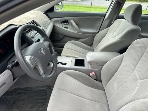 Used 2007 Toyota Camry LE FWD image 4