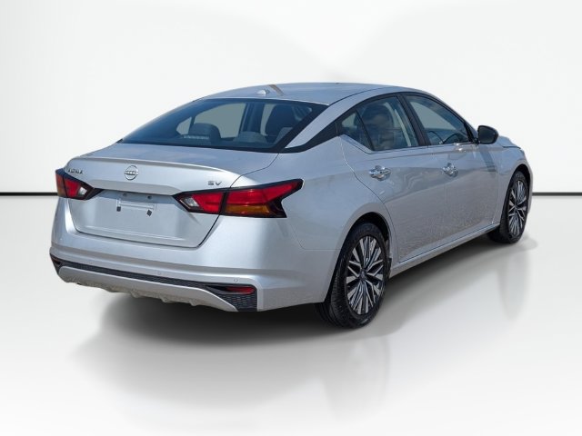 Used 2024 Nissan Altima 2.5 SV FWD image 7