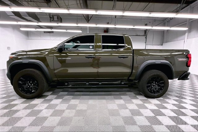 Used 2024 Chevrolet Colorado Trail Boss w/ Advanced Trailering Package AWD/4WD image 15