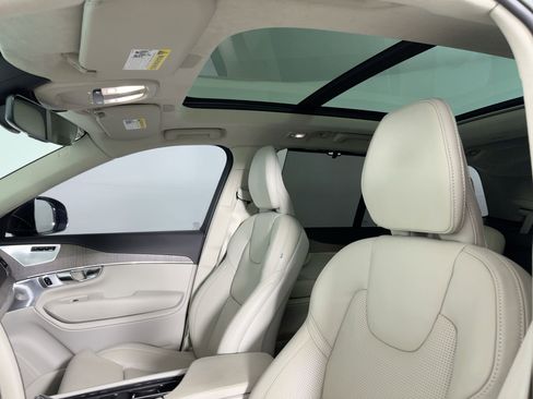 Used 2023 Volvo XC90 T8 Ultimate image 14