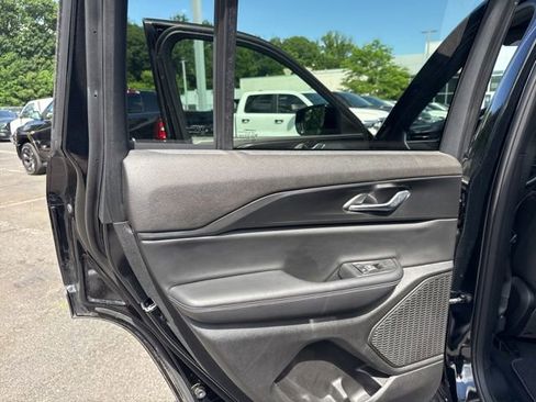 Used 2025 Jeep Grand Cherokee Altitude AWD/4WD image 30
