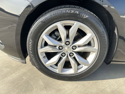 Used 2017 Chevrolet Impala LT image 18