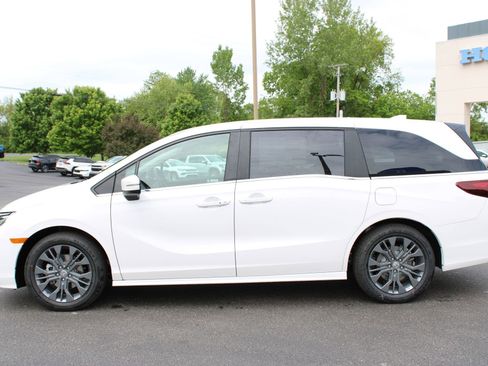 New 2026 Honda Odyssey Touring image 12