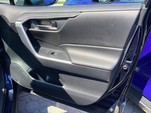 Used 2019 Toyota RAV4 XLE Premium w/ Cold Weather Package AWD/4WD image 25