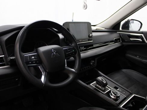 Used 2023 Mitsubishi Outlander SE AWD/4WD image 15