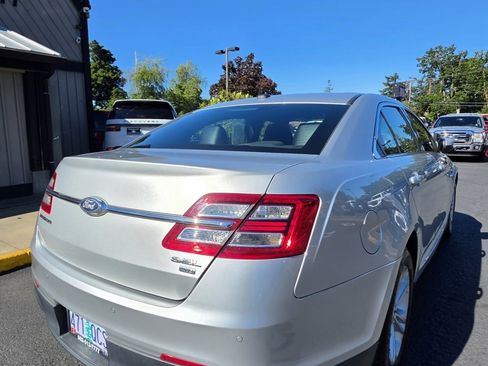 Used 2018 Ford Taurus SEL w/ Equipment Group 201A AWD/4WD image 4
